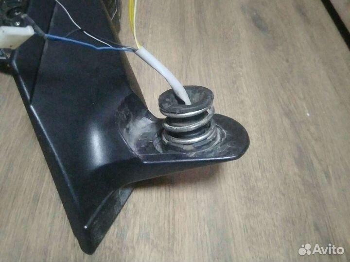 Поворотная втулка для бокового зеркала