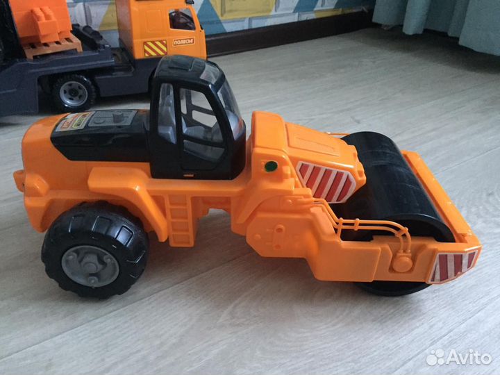 Игрушечные машинки