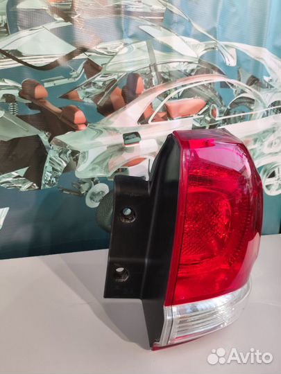 Фонарь задний правый Toyota Land cruiser 200 2009г