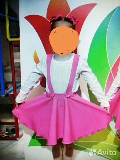 Костюм для девочки (сарафан, шорты, кофта,заколки)