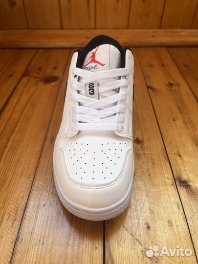 Кроссовки nike белые