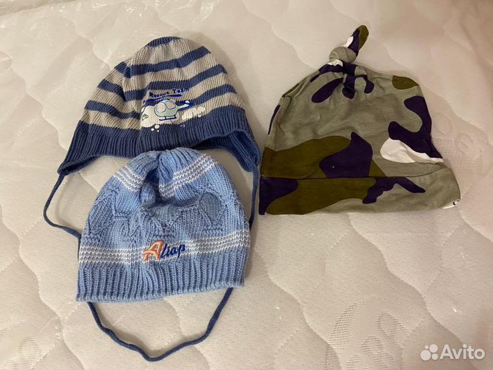 Шапочки и штанишки для новорожденного