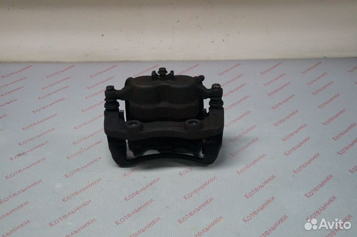 Nissan 41011-8H300 Суппорт тормозной, передний L