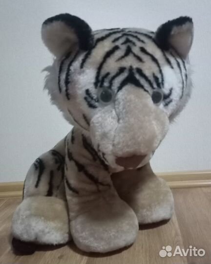 Мягкие игрушки, тигр, заяц