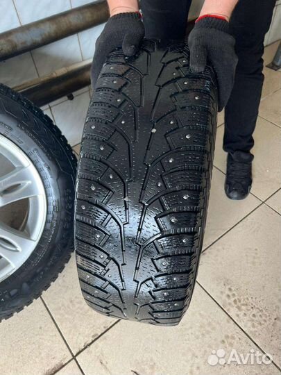 Nokian Tyres Hakkapeliitta 5 SUV 235/65 R17