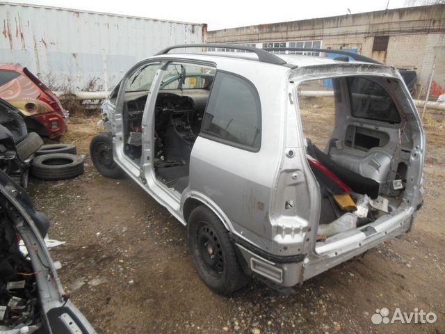 Стекло боковины задней opel Zafira A 2003