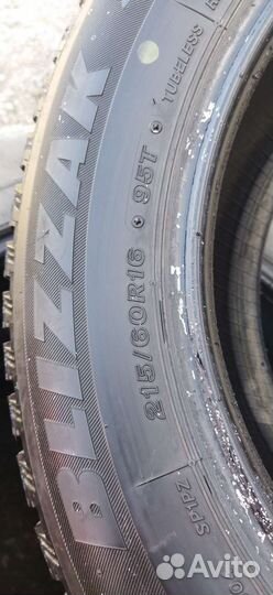 Bridgestone Blizzak Spike-01 215/60 R16