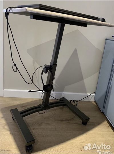 Столик для ноутбука UniStor