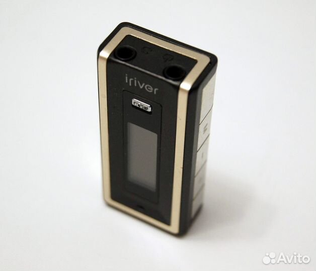 IRiver t20 MP3 плеер 1Гб с выдвижным USB штекером
