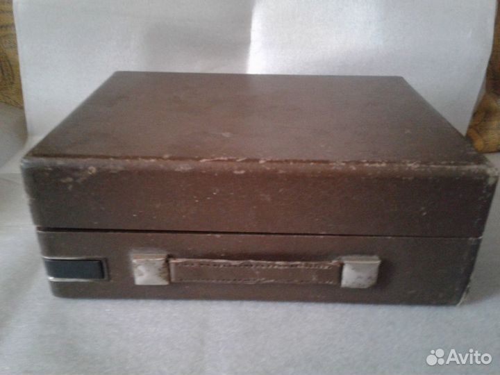 Корпус деревянный от патефона или электрофона