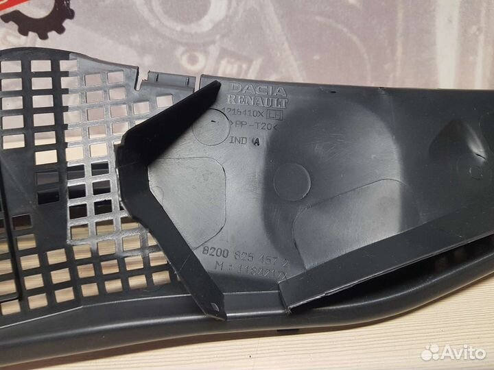 Жабо накладка дворников Renault Duster 1