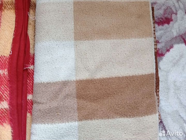 Два пледа и пододеяльник