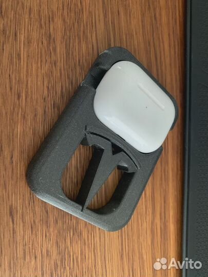 Держатель для AirPods Pro в Tesla Model Y