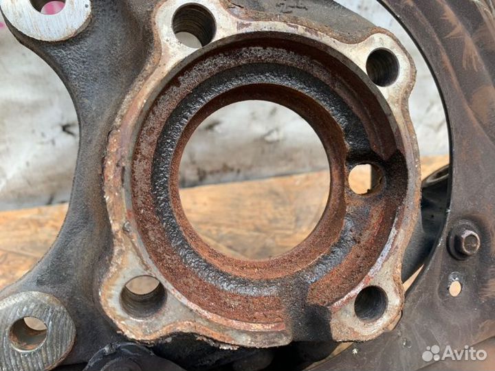 Поворотный кулак передний правый Bmw X1 E84 N20B20