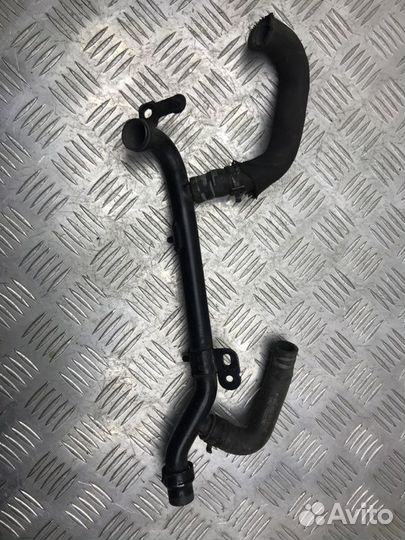 Патрубок системы охлаждения Audi A6 C6 2.0 2008