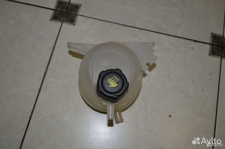 Бачок расширительный Renault Duster