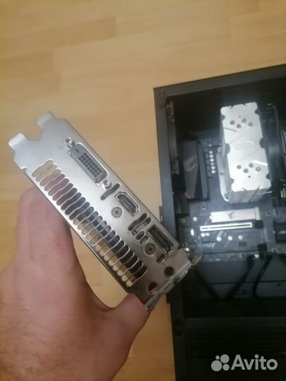 Видеокарта GTX 1050 2gb
