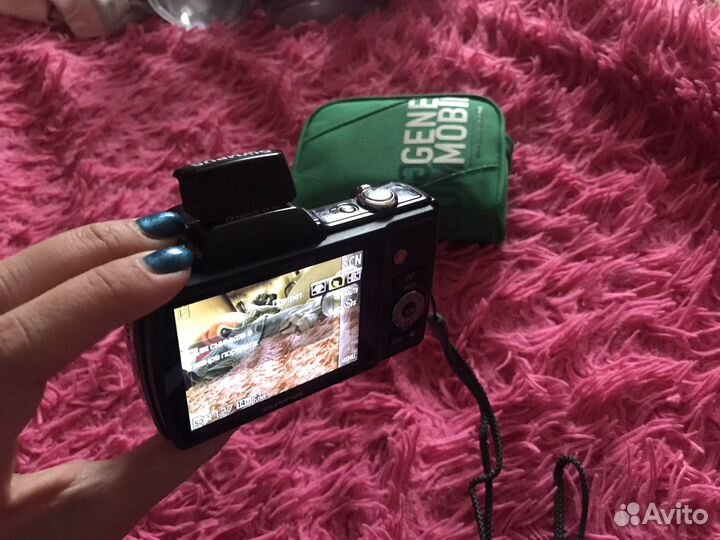 Компактный фотоаппарат