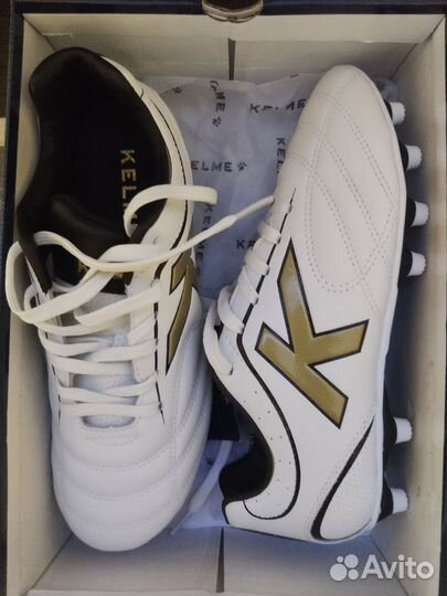 Футбольные бутсы