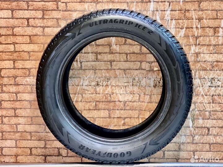 Goodyear UltraGrip Ice 2 215/60 R16