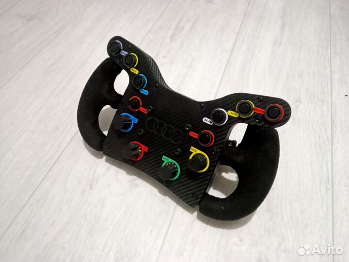 Руль штурвал logitech Thrustmaster Moza Simagic