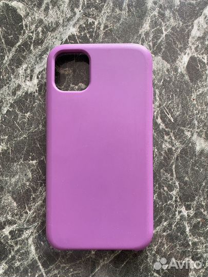 Чехлы на iPhone 11