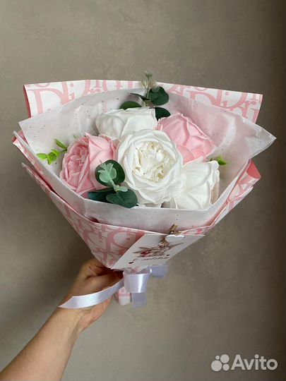Букет из пионов