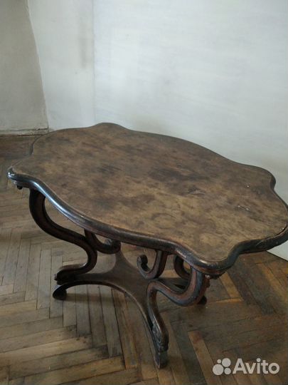 Старинный стол