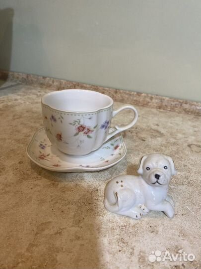 Чайник и чашка