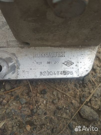 Усилитель заднего бампера