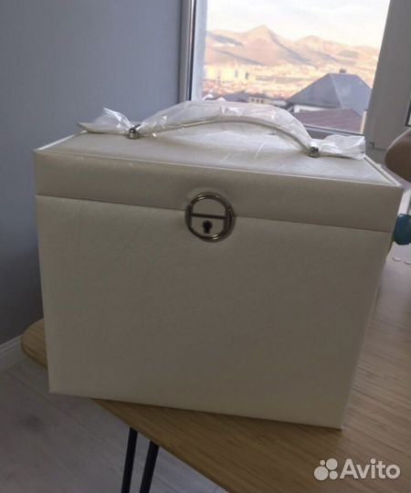 Свадебный сундук для украшений