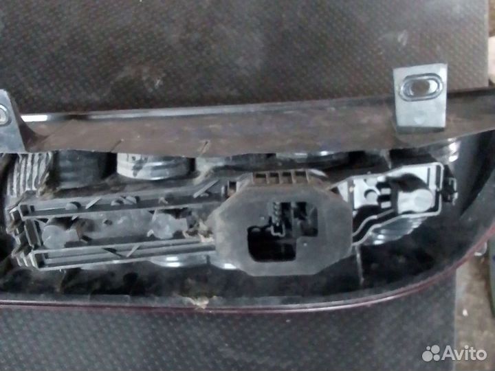 Nz vaneo W414 фонарь правый