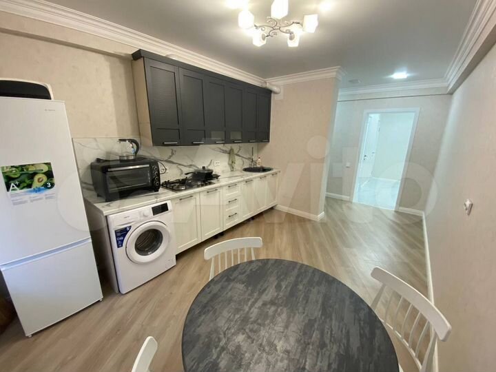 2-к. квартира, 74 м², 1/9 эт.