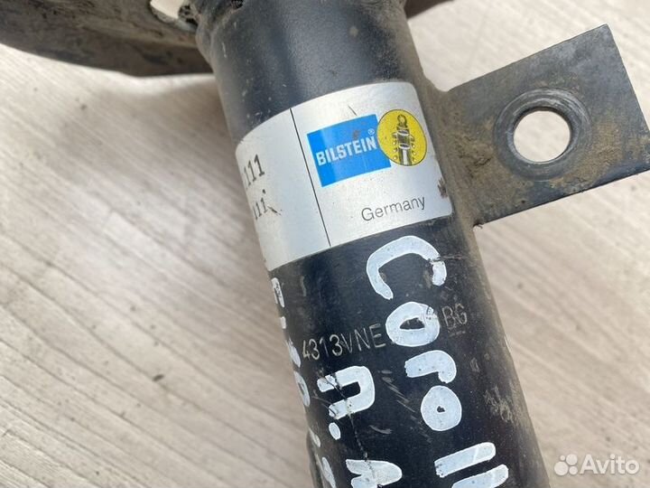 Амортизатор передний левый Toyota Corolla Spacio E