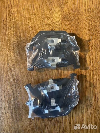 Колодки тормозные передние для VAG