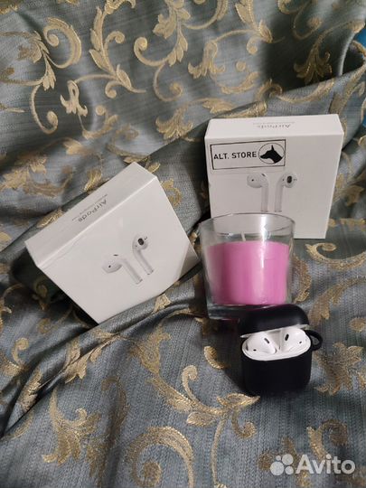 Airpods 2 белого цвета