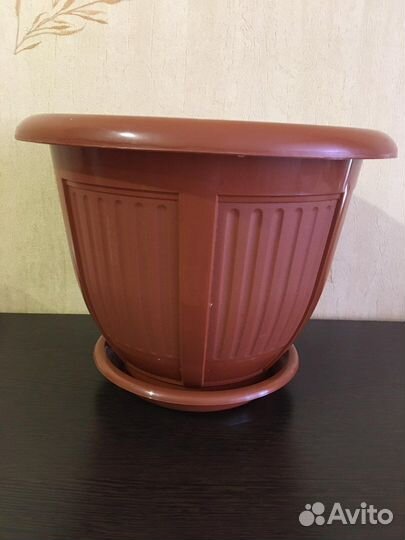 Вазон с поддоном на 9 литров новый