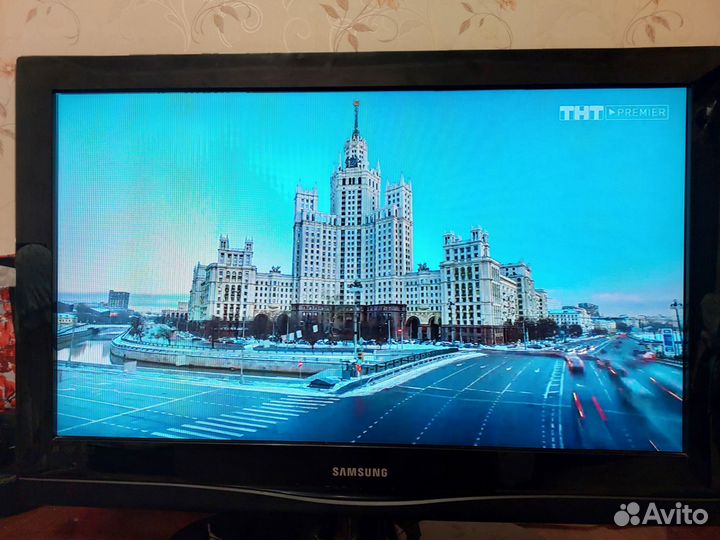 Телевизор Samsung 32 дюйма