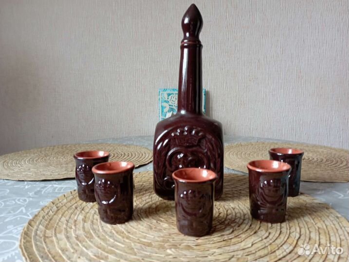 Графин с рюмками глиняный