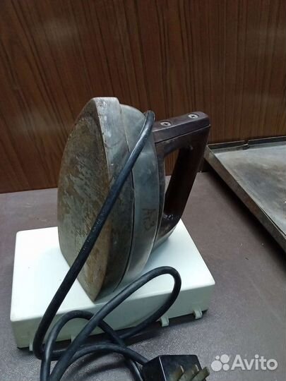 Утюг ссср(1985г) с оборудованием