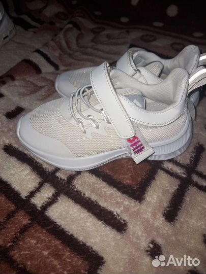 Кроссовки для девочки