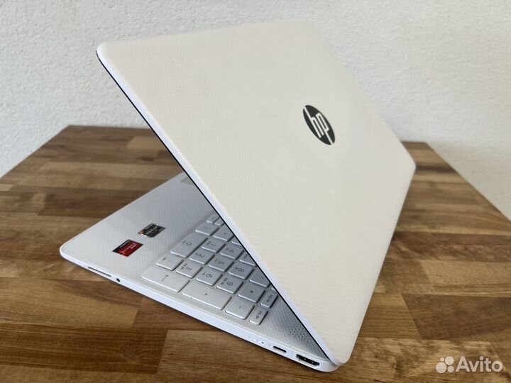 2022 HP Ryzen 3 4300U 8Gb DDR4 SSD 256Gb FHD