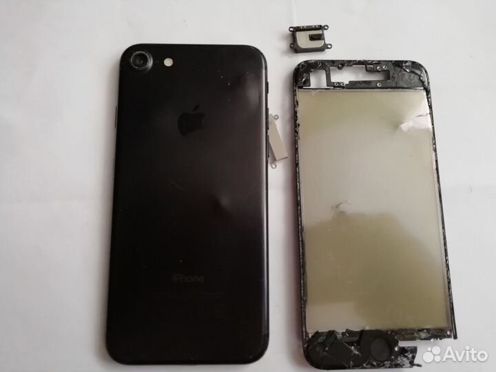 На запчасти от Айфона 7