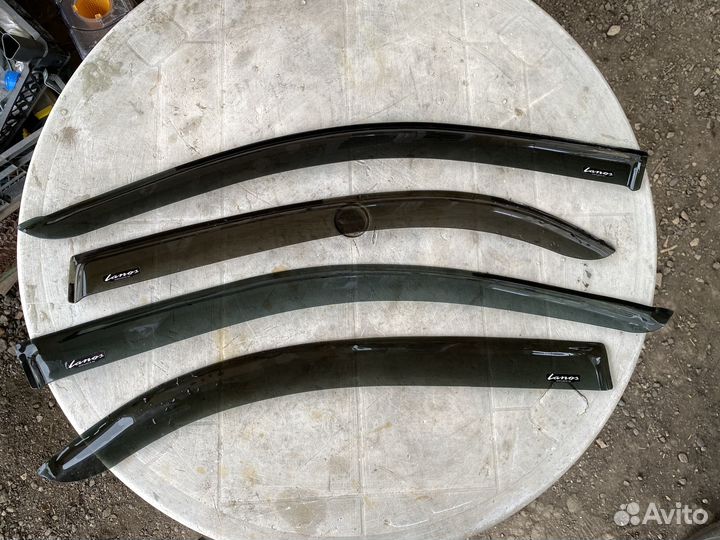 Дефлекторы окон (дождевик, ветровик) на lanos