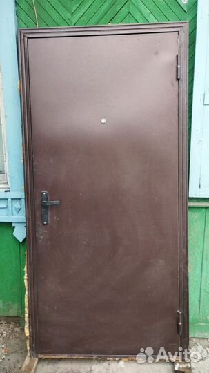 Дверь входная железная