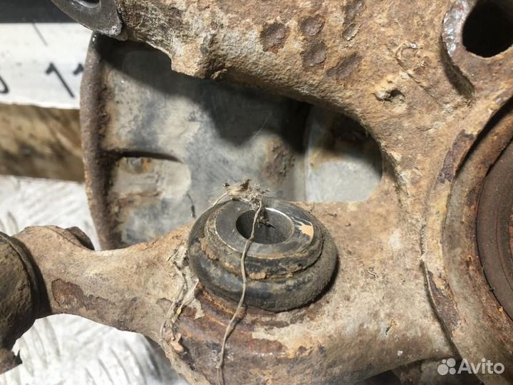 Кулак задний правый S500 220