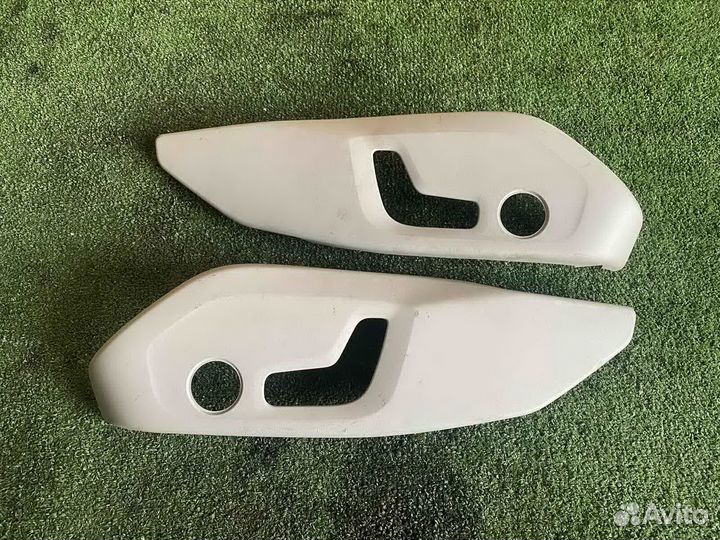 Накладка сиденья передняя правая Volvo Xc90 XC60