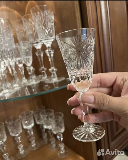 Хрустальные рюмки и бокалы