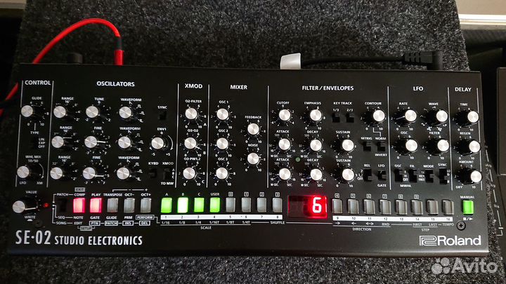 Аналоговый синтезатор Roland SE-02 boutique