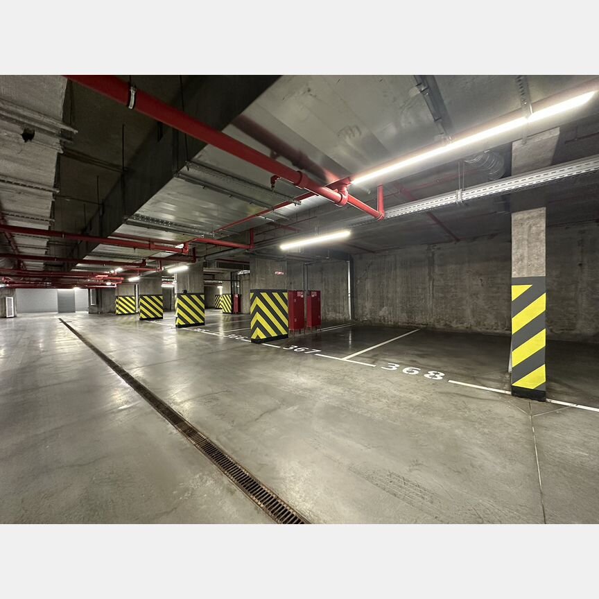 3-к. квартира, 95 м², 3/18 эт.